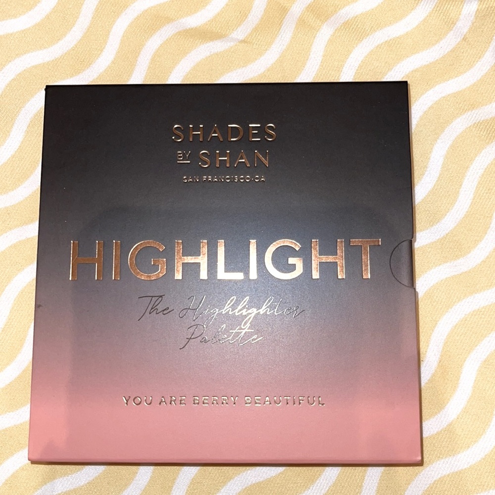 Shades by Shan Highlight : The Highlighter Palette